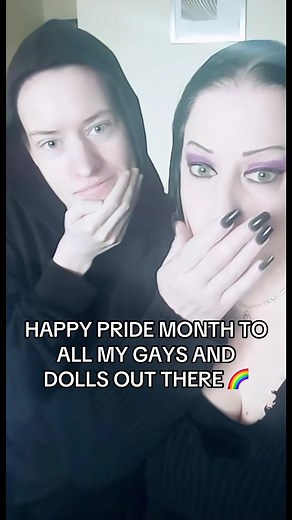Kisses from Me and Ariel ❤️ #pridemonth🏳️‍🌈 #lgbt🌈 #harmonysapphire #fypviralシ #foryoupage❤️❤️