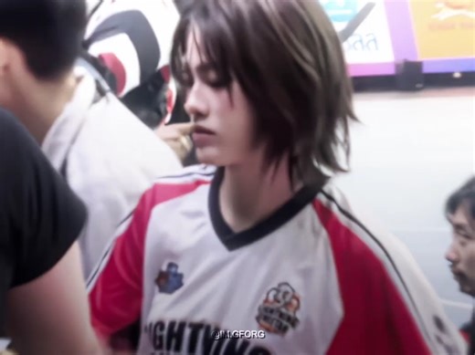 emi 在 2025 年 GMMTV 明星奥运会上的表现好棒！