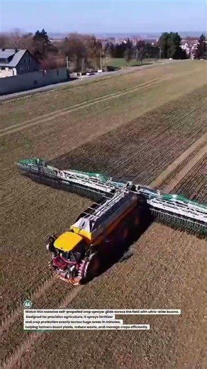 Mega Wide Crop Sprayer Covers Fields Fast 🚜🌾 #PrecisionFarming #AgriTech #FarmEfficiency