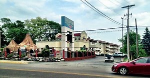 Wisconsin Dells waterpark hotel evacuated due to fire, officials say