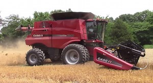 New 2015 The Case IH Axial-Flow 8240 combine, with 480 hp and 410-bushel tank, -bigtractorpower-