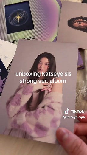 Unboxing Katseye SIS Strong Version Album