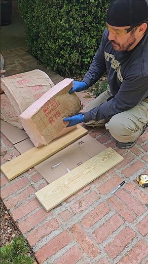 How to Cut Fiberglass Insulation Straight and Fast #shorts #homeimprovement #diy #howto #insulation
