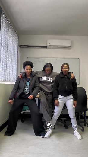 Did anyone say trio ?? #SAMA28 #studybreak #tiktokviral #trendingtiktok #tiktoksouthafrica #makarinachallenge