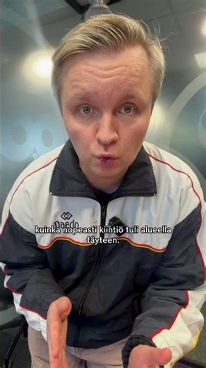 Keijo kuvasi suden kotitiellään keskellä päivää