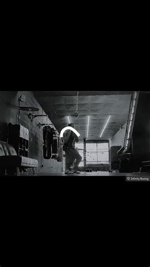 The slip bag is one of the simplest ways to make sure you are always moving off the center line. #boxingworkout #warmup ♾️ | Infinity Boxing | Facebook