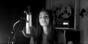 Testo e traduzione Hello Adele - Team World