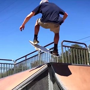 14K views · 76 reactions | Aujourd'hui, c'est #SamediSurf : direction le skate park !   #RipSurf ➤ bit.ly/RazorRipSurf | Razor France | Facebook
