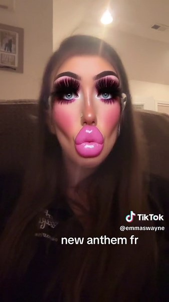 can you tell by my head movements how much fun im having #emmapoop