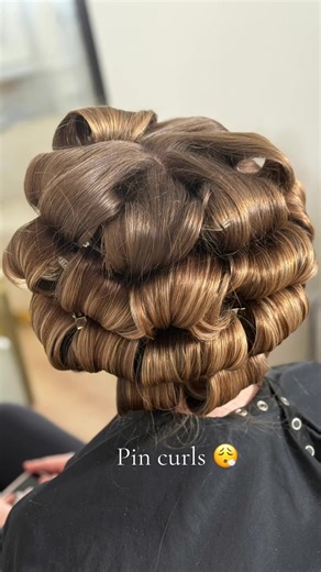 Pin curls today, bouncy curls tomorrow 💁🏽‍♀️😉 #HairTransformation #HairStyling #CurlSet #PinCurlSet #HairTutorial