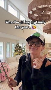 This year, I’m the gift 🎁 | Hip2Save