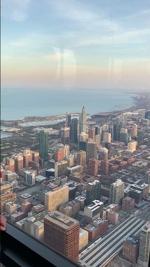 Skydeck Chicago | Sears Tower | Willis Tower | Chicago Skyline #travelshorts #illinoisliving