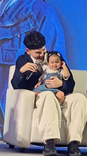 “พ่อต๊ะ และ น้องซัมเมอร์” CEO ตัวน้อย และครอบครัว จากช่อง ‘Tah and Friends’ ในงาน “Tapo: Where Smart Home Meets Real AI” #ยัยหนูซัมเมอร์ #บ้านและเพื่อน #tahandfriends #TPLink #Tapo