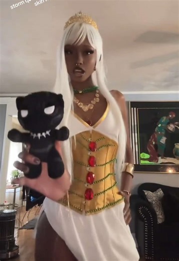 Storm Cosplay Showcase: Queen of Wakanda Skin