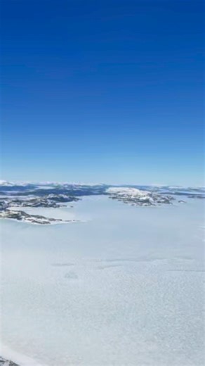 Labrador is gorgeous! 🎥 @brianna407 | Captain with @air_borealis | Meteorologist Eddie Sheerr