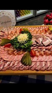 Endlich mal eine kleine Brotzeit 😉 Heute bei der CSU Landtagsfraktion in München. #söderisst einfach gerne bayerisch. Das reicht sicher für alle 😀 | Markus Söder