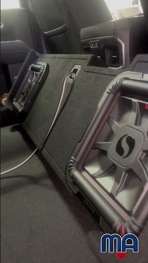 Dual Kicker Subwoofers Hitting Hard 🔊 | Sealed Box Bass Demo
