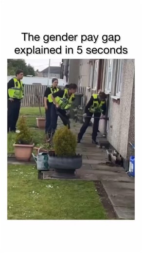 𝐏𝐑𝐄𝐌𝐈𝐔𝐌 𝐂𝐎𝐍𝐓𝐄𝐍𝐓 on Instagram: "The gender pay gap is often explained through multiple factors such as job choices, working hours, physical demands, career breaks, and levels of risk involved. In many industries, men and women choose different roles that naturally vary in pay scale. Some jobs require longer hours, hazardous conditions, or physically demanding work, which usually offer higher compensation. Women also tend to take more career breaks for family responsibilities, which