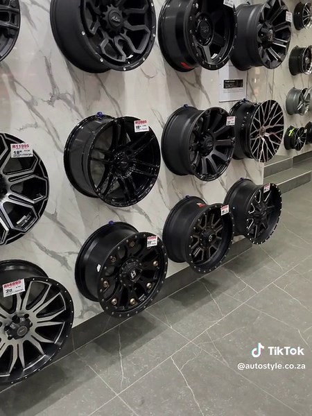 Alloy Wheels for SUVs & 4x4 Vehicles - Wide Range of Designs & Colors