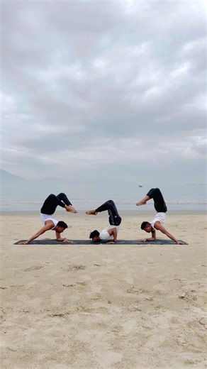 Acro yoga / group yoga /#acroyoga #yoga #yogainspiration #acro #yogamusic #yogi #yogalife