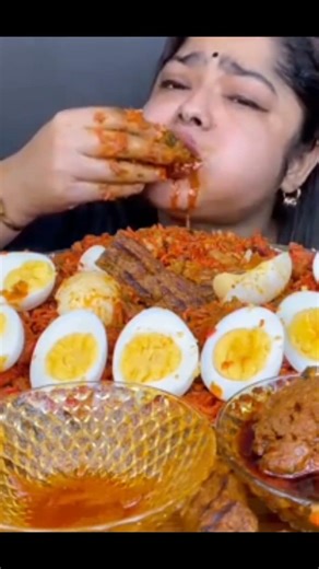 Maddy eats Big bite's spicy chicken biryani recipe mukbange