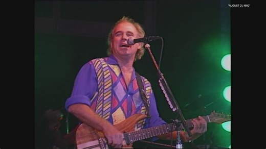 Jimmy Buffett's sea plane touches down on the Willamette | KGW Vault