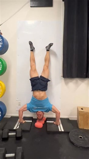 Handstand pushup burn-it-down superset. @thePropelProgram week 2 of this COMPETITOR training block. Excited to see the progress everyone makes with their HSPU, using the principles I used to improve these over the years… three consecutive 5-week blocks, each block with a different handstand pushup focus to maximize the movement! #ThePropelProgram #competitortraining #handstandpushup | Brent Fikowski - Athlete