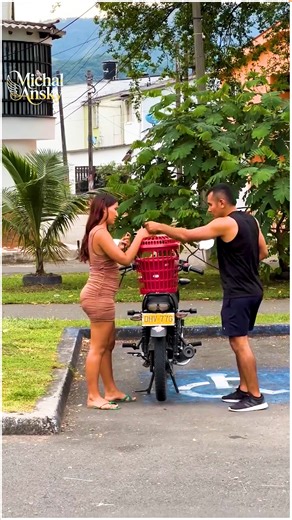 Quick laughs with big energy 😂⚡ | מיכל אנסקי Michal Ansky