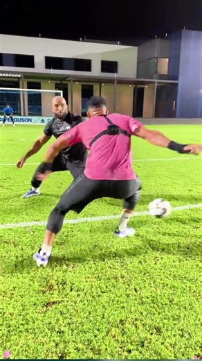 Messi’s bodyguards follow him everywhere #messi #bodyguard #follow