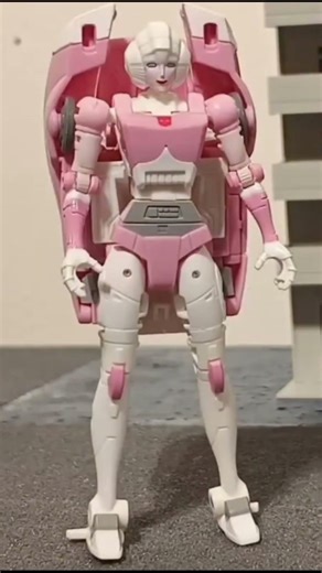 Studio series 86 Arcee #transformersstopmotion #transformers #stopmotion #arcee