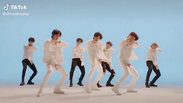 ENONE - 风中的小孩 Child in the Wind Music Video