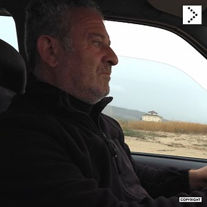 219K views · 5.8K reactions | Vincenzo Luciano fa il pescatore. Domenica scorsa è stato tra i primi ad arrivare sulla spiaggia di Cutro. Da allora non si dà pace: continua anche nelle ultime ore a percorrere la spiaggia col suo fuoristrada: "ieri una mamma mi ha supplicato di trovarle il secondo figlio che risulta disperso, gliel'ho promesso". L'uomo racconta di non riuscire più a dormire, ancora con negli occhi l'immagine di uno dei bimbi morti sulla spiaggia | Local Team | Facebook