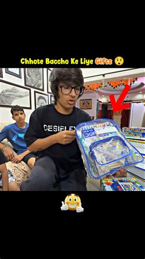 Baccho Ke Liye Gifts 😲 #souravjoshivlogs #piyushjoshivlogs #shorts #youtubeshorts