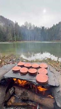 Doğal Taş Üstünde Sucuk Lavaş Burger 🍔 / cooking sucuk burger on natural stone