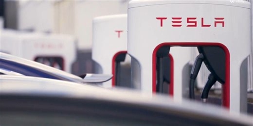 Tesla drivers stranded after extreme cold makes simple feature impossible