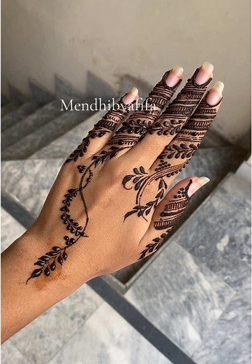 Explore Simple Henna Designs for Eid Celebrations