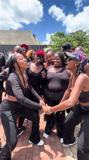 Surprise 😍😍😍 #colloblue_udc #theclusterke #naekwatunagraceyagod #CapCut @SEMEO DANCER.S 🔥 🔥