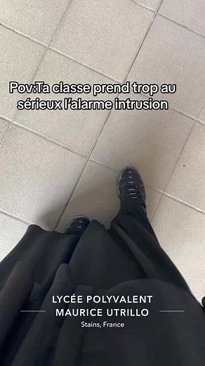 Alarme incendie en classe : Réactions hilarantes !