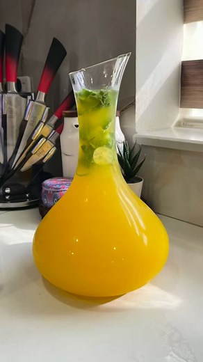 47K views · 179 reactions | ✨Ingredients Green apple juice mix @kraveablez.food Mango juice @shezaninternationalltd Fizz up @cola.next 1tsp salt Mint leaves and lemon slices Water #dawat #welcomedrink #welcomedrinks #sprite #7up #colanext #juice #juicedrink #dinnerpartyb#birthdayparty #easyrecipe #drinks #drinksdrinksdrinks #juicesforlife #juices #mangojuice | Culinaryhomebyaqsa | Facebook