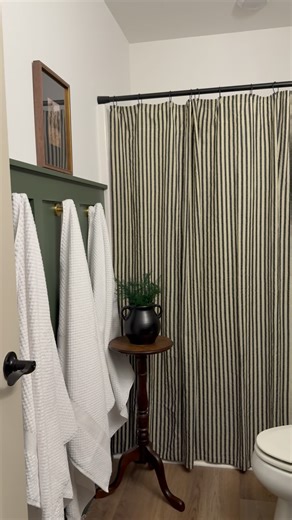 Samantha Farmer | DIY + Home Decor on Instagram: "Follow along as I makeover every inch of our builder grade home 🩷 comment “shop” for links"