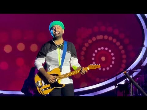 Kesariya - Arijit Singh Live 😍 | NSCI Dome Mumbai 2022