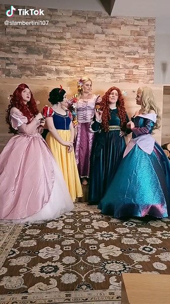 Merida's not having a good day #BigComfy #meridacosplay #merida #goodplace #forkedup #bullshirt @opal92heart @bethallen713 @lucybootz