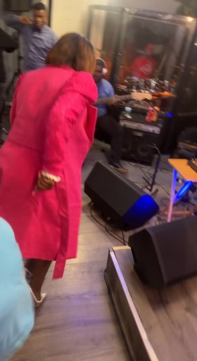 Praise Break in Church: Unleashing Spirit with Dance!