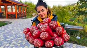 10K views · 1.9K reactions | Sweet Peppers Stuffed With Tender Beef! How to cook delicious Meat? In today's video, I will prepare a rather banal recipe for stuffed peppers, but the secret here is that all this will be cooked in a real Pompeian oven! Bon appetit to everyone and see you in the next video! 李 #meat #cooking #beef | Victoria in the kitchen | Facebook