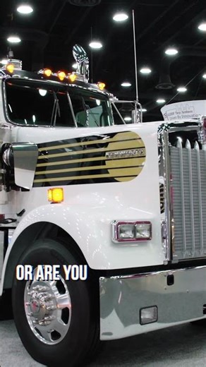 Kenworth Face-Off: W900 vs. T680! 🚛 Which are you driving? #Shorts