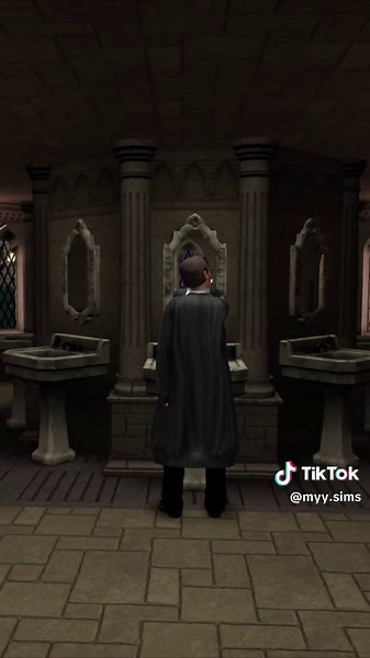 Exploring Hogwarts in The Sims 3 Gameplay