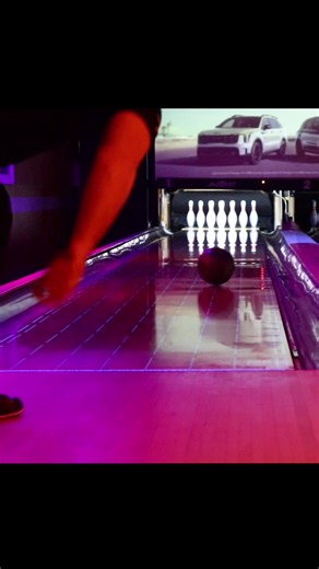 Reactive balls for spares over plastic?? 🤔 #tiktokbowling #bowling #bowler #hammerbowling