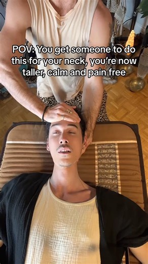 How to decompress someone’s neck | Holistic Uni
