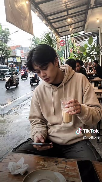 Prompt Solo Cozy-Snapshot: Prompt Gemini untuk Foto Candid Café