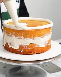 279K views · 11K reactions | How to FROST a CAKE like a PRO | Fast & Easy . . . . . #cakeart #cakelover #cakedesign #cakestagram #cakedecorator #cakedecorating #cakesofinstagram #clientdiaries #worstclient #fondantart #fondantcake #fondant #fondanttoppers #fondantcookies #fondantdecoration #fondant #fondantart #fondantwork #fondantcookies #fondantflowers #birthdaycakes #birthdaycakeideas #birthdaycaketopper #birthdaycakedesign #isitcake #baked #bakedgoods | Everything Just Baked | Facebook